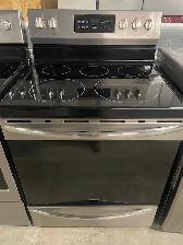 Cuisinière stainless vitrocéramique convection Frigidaire