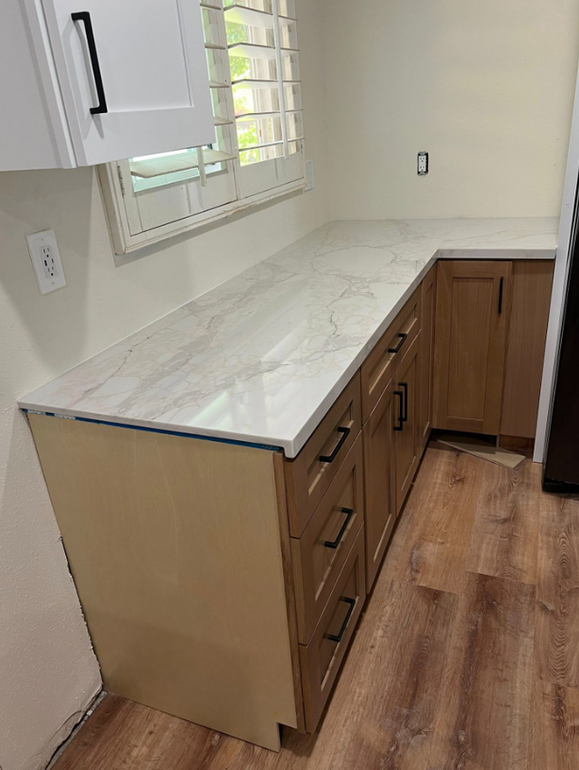 Plain White Quartz Countertop - Pinkish Grey Veins - Photo 3