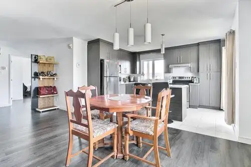 Superbe 4 1/2   Bureau , LÉVIS, (St-David) 3ème étage. - Photo 3