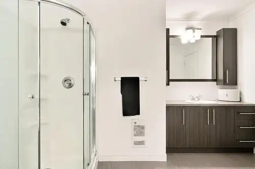 Superbe 4 1/2   Bureau , LÉVIS, (St-David) 3ème étage. - Photo 10