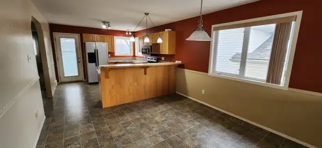 For Rent: 2 bedroom/1 bath Main-floor Unit - $1650.00/month - Photo 4