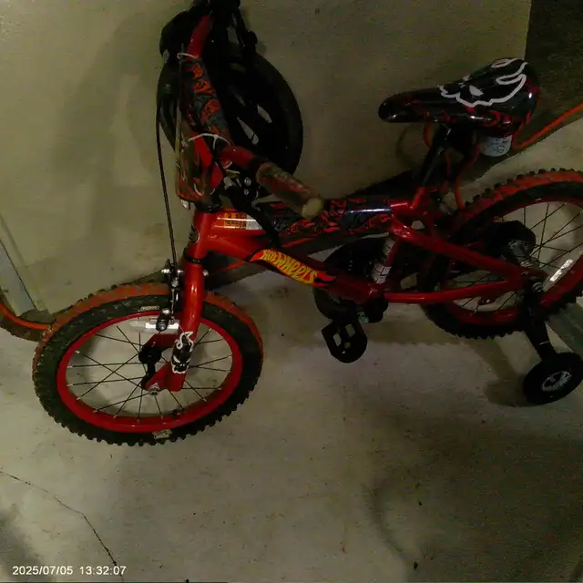Children's Bikes in Good Condition (includes 1 helmet) - Photo 3