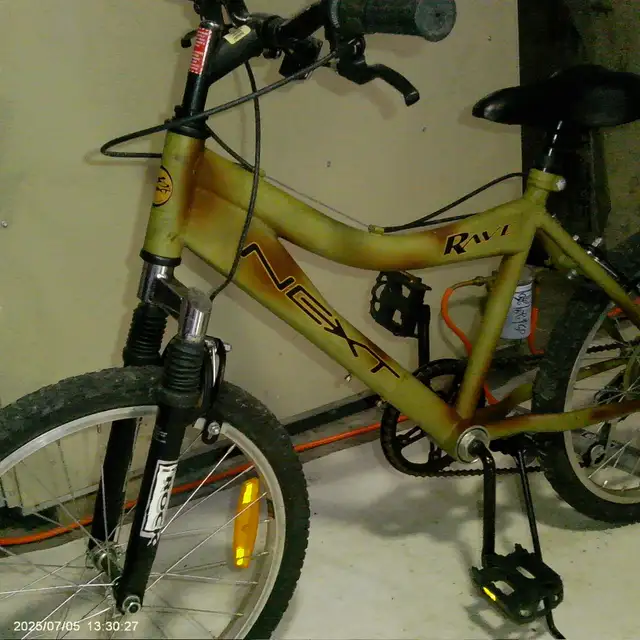 Children's Bikes in Good Condition (includes 1 helmet) - Photo 4