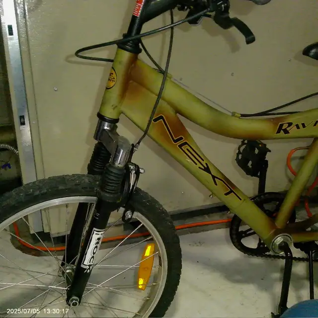 Children's Bikes in Good Condition (includes 1 helmet) - Photo 5