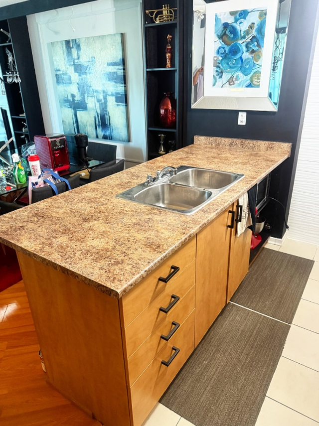 Orange Granite Marble Countertop With Black little Shades - Photo 3
