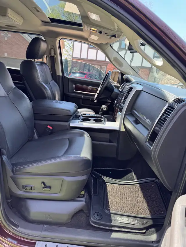 2012 Dodge Ram 5.7 hemi Laramie crew cab 4x4 full load - Photo 8