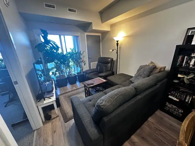 1 Bedroom Apartment for Sublet - Photo 2