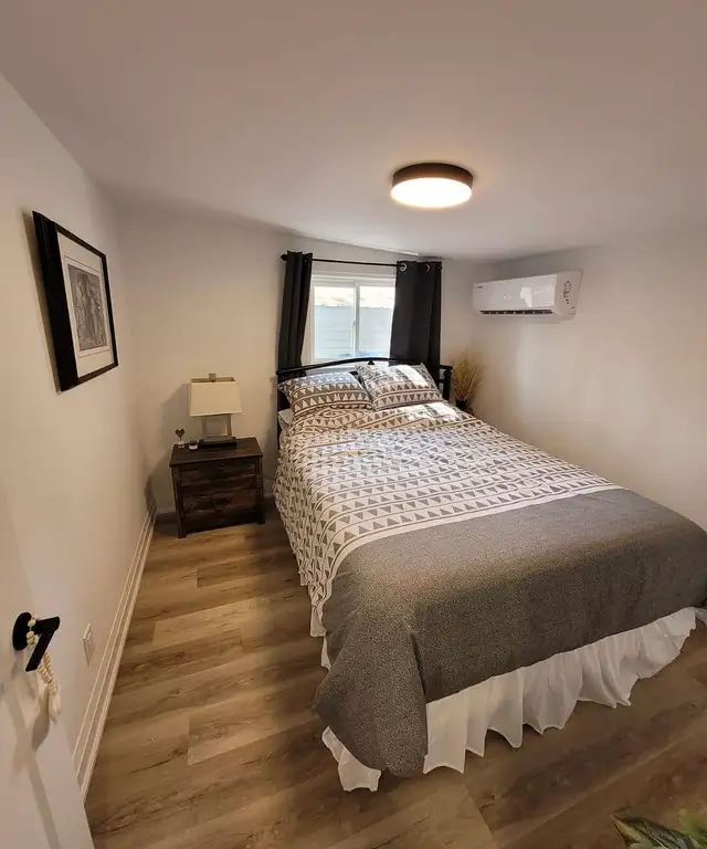 Charming, standalone, fully furnished coach house - Photo 6