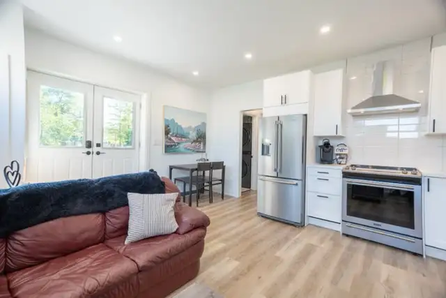 Charming, standalone, fully furnished coach house - Photo 10