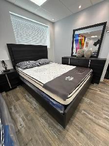 New 6 Pc Queen Bed Bedroom Set With Dresser And Mirror In Sale