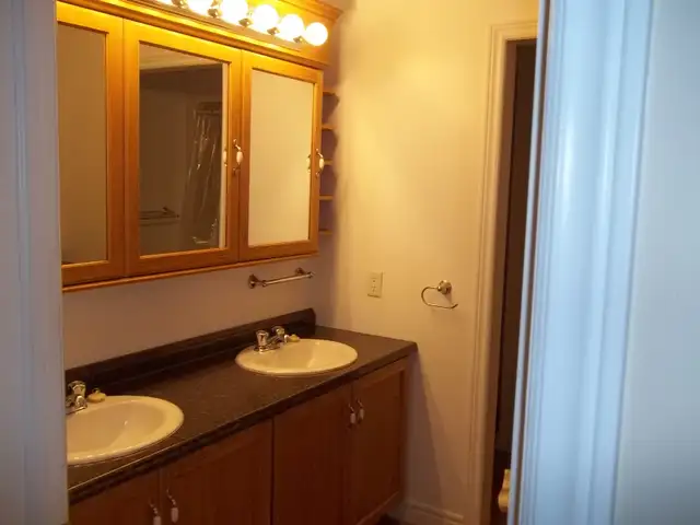 FOUR-BEDROOM APARTMENT - NORTH BAY - Photo 4