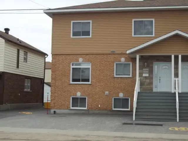 FOUR-BEDROOM APARTMENT - NORTH BAY - Photo 5