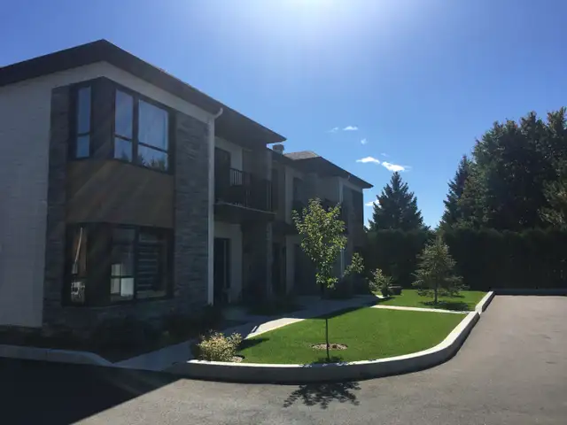 Appartement 4 1/2 au RDC à louer STYLE CONDO avec GARAGE - Photo 2