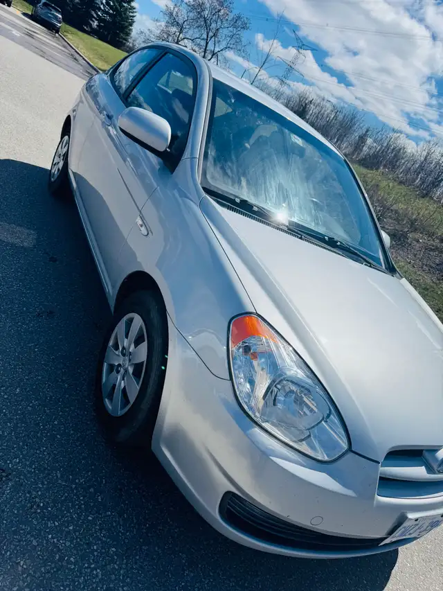 2011 Hyundai Accent Sport Manual ( LOW KM )