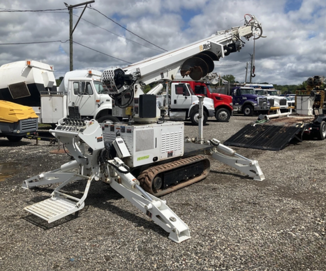 2021 McElroy Crawler Altec DB37 Backyard Digger - Photo 3