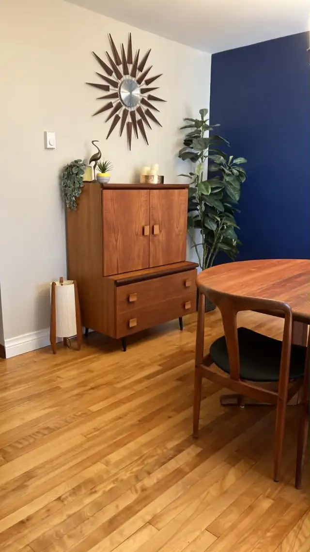 Mid century. TEAK TECK meubles. Lampe / Crédence, buffet disque