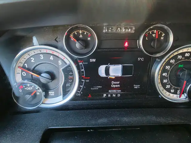 2015 RAM 3500 LARAMIE MEGACAB DUALLY - Photo 8