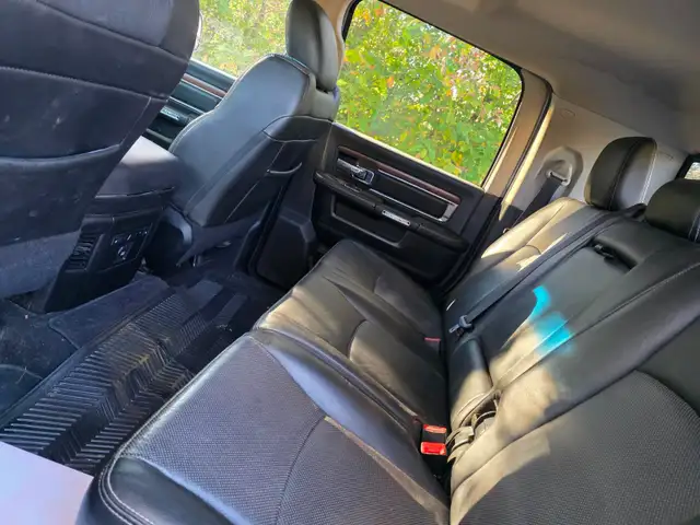 2015 RAM 3500 LARAMIE MEGACAB DUALLY - Photo 9
