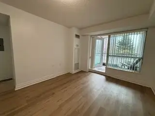 Bright, quiet 1br condo right next to North York Center subway - Photo 4