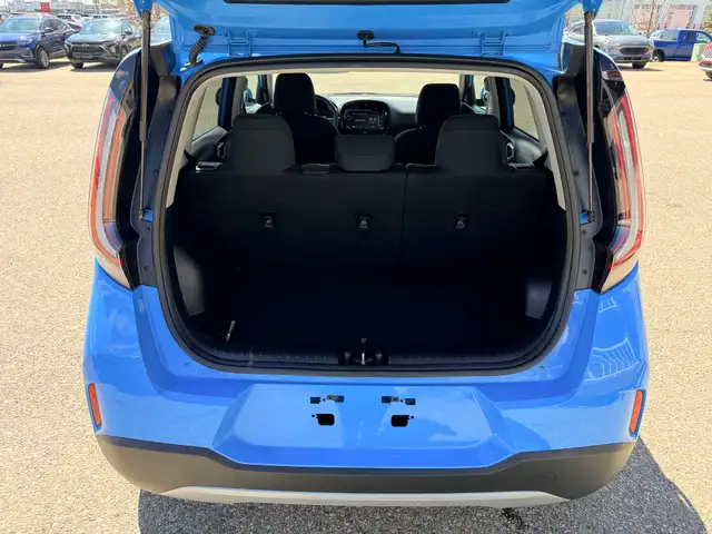 2023 Kia Soul EX - Photo 17