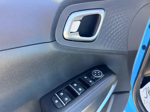 2023 Kia Soul EX - Photo 18