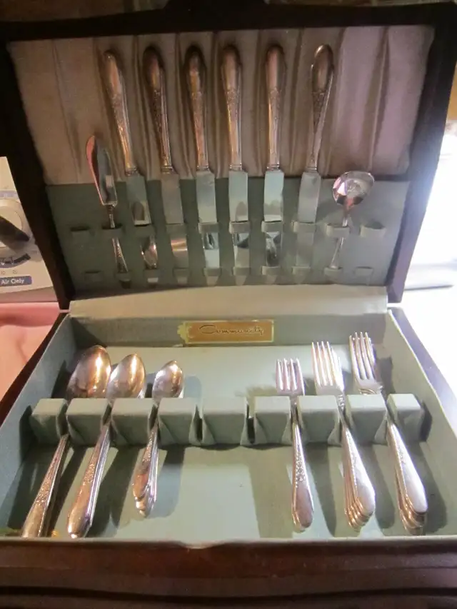 #19-57B  GARDENIA silverware set for 6 - Photo 2