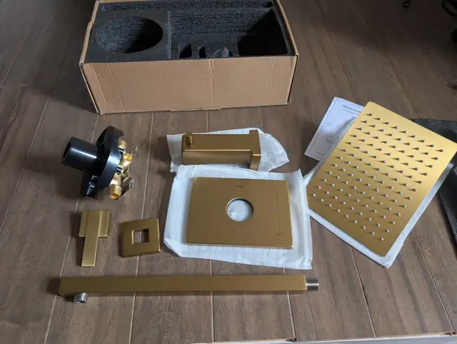 Brand New Gold Rainfall Shower Tub Kit For Sale - Photo 2