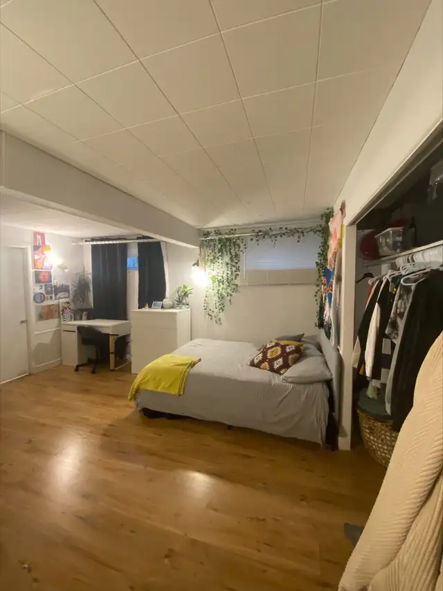 1ER JUILLET, 1 1/2 À LIMOILOU, CHAUF/ÉCLAIRÉ, WIFI, SEMI-MEUBLÉ - Photo 2