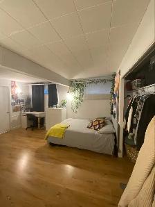 1ER JUILLET, 1 1/2 À LIMOILOU, CHAUF/ÉCLAIRÉ, WIFI, SEMI-MEUBLÉ - Photo 2