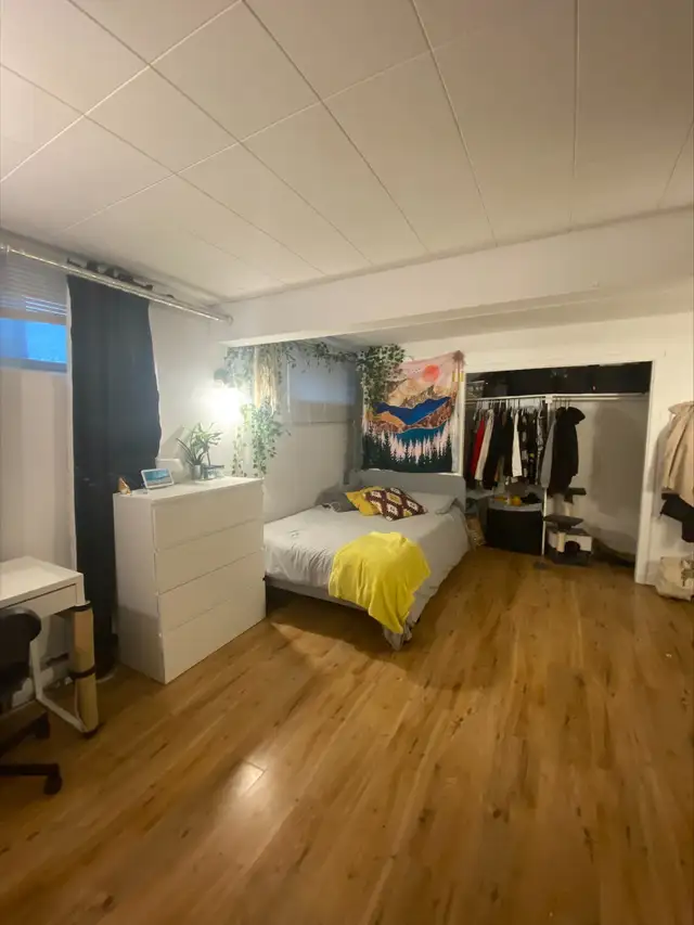 1ER JUILLET, 1 1/2 À LIMOILOU, CHAUF/ÉCLAIRÉ, WIFI, SEMI-MEUBLÉ - Photo 3