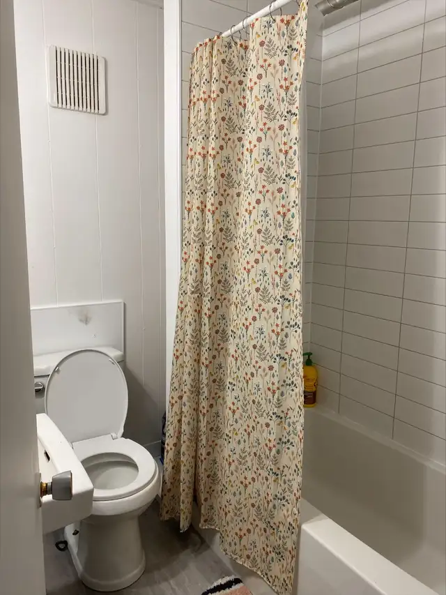 1ER JUILLET, 1 1/2 À LIMOILOU, CHAUF/ÉCLAIRÉ, WIFI, SEMI-MEUBLÉ - Photo 5