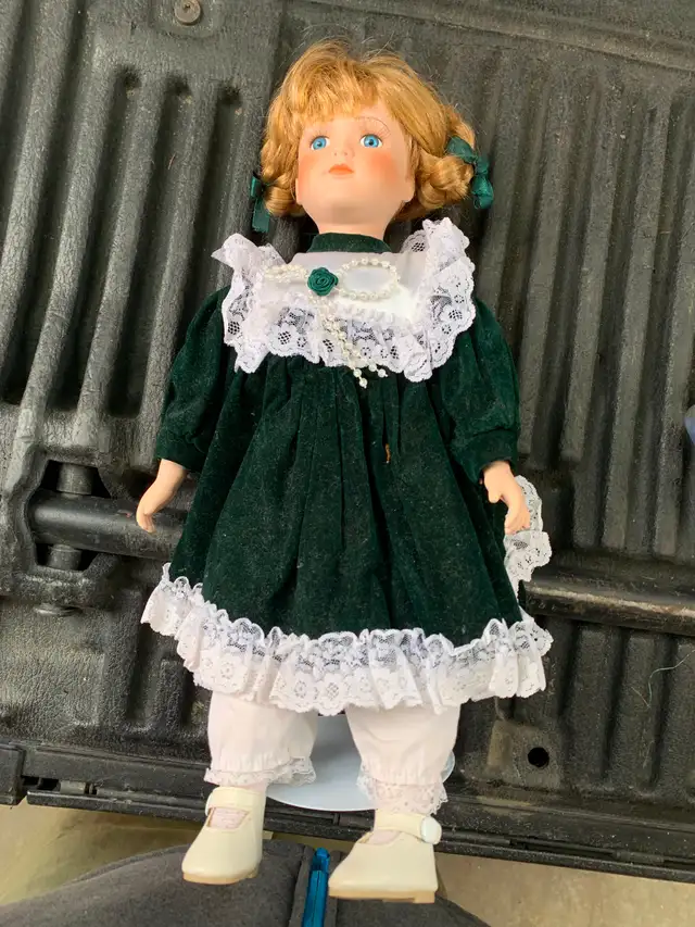 COLLECTABLE DOLLS  FOR SALE - Photo 8