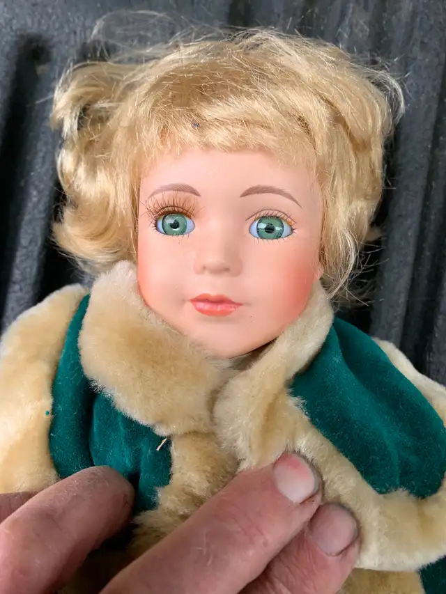 COLLECTABLE DOLLS  FOR SALE - Photo 9