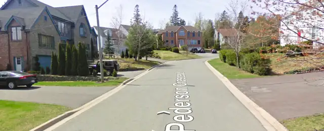 Room For Rent (On The Hill Uptown) Dog & Cat Friendly - May 1st - Photo 10