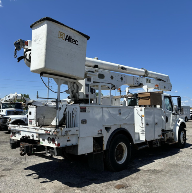 2015 Freightliner M2-106 Altec AA55 Bucket Truck - Photo 3