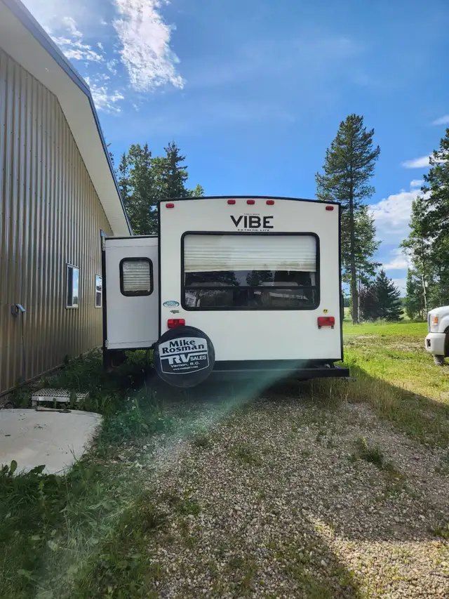 Forest River Holiday Trailer - Photo 2