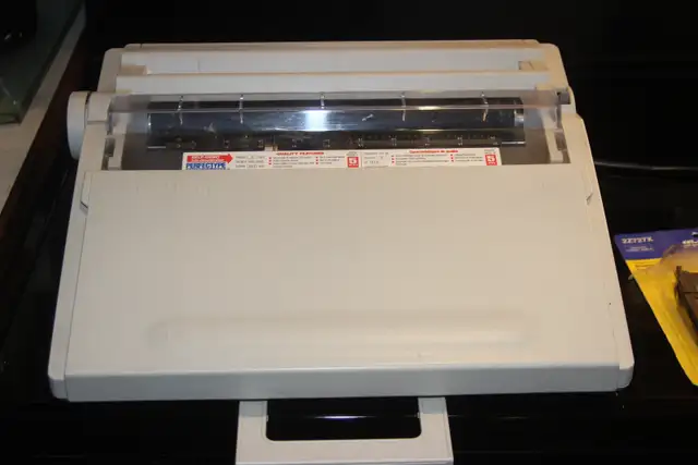 VINTAGE BROTHER AX-500 Electric Typewriter - Photo 3