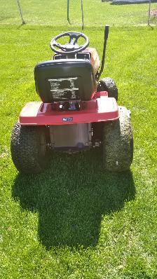 MTD  LAWN TRACTOR