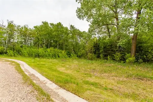 Fully serviced lot 5 in Alix – Ready for your dream home! - Photo 2