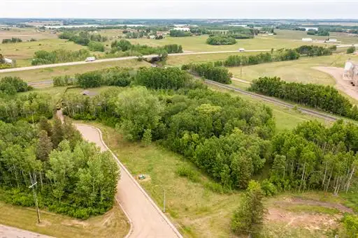 Fully serviced lot 5 in Alix – Ready for your dream home! - Photo 7