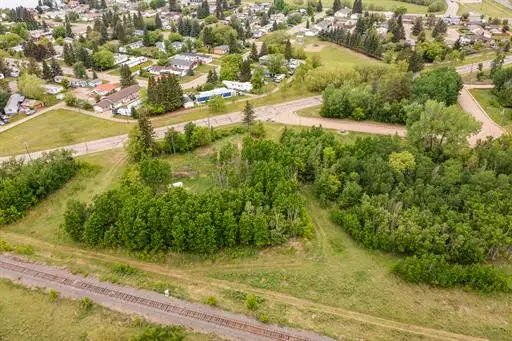 Fully serviced lot 5 in Alix – Ready for your dream home! - Photo 9