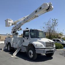 2018 Freightliner M2-106 Altec AM55 Bucket Truck - Photo 2