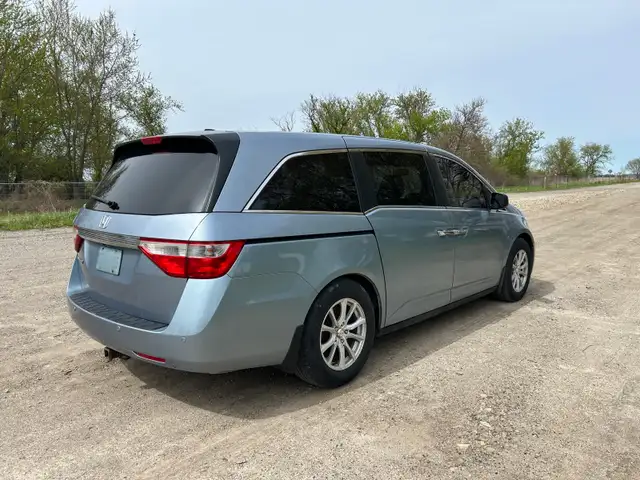 2011 Honda Odyssey - Photo 5