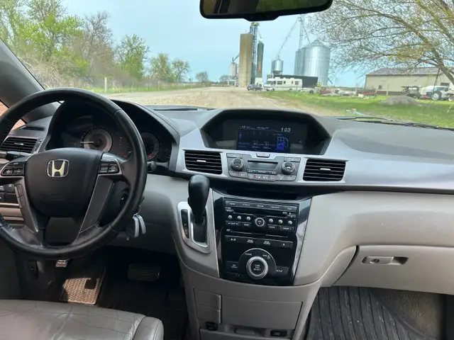 2011 Honda Odyssey - Photo 8