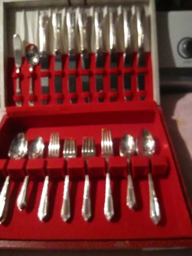 #68-29B  COTILLIAN silverware set for 8 - Photo 2