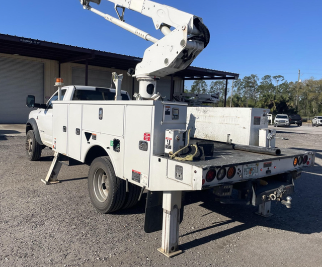 2020 Ram 5500 Altec AT48M Bucket Truck - Photo 4