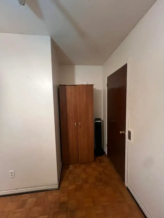 FREE ROOM FOR RENT WITH CHANCE TO MAKE $1000 A WEEK! - Photo 3