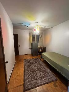 FREE ROOM FOR RENT WITH CHANCE TO MAKE $1000 A WEEK! - Photo 5