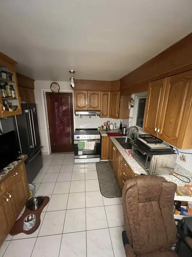 FREE ROOM FOR RENT WITH CHANCE TO MAKE $1000 A WEEK! - Photo 6