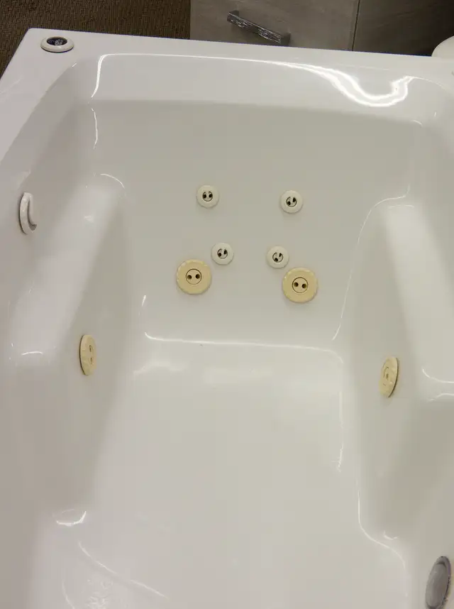 Tubco Super Jacuzzi-Display Model for sale - Photo 3